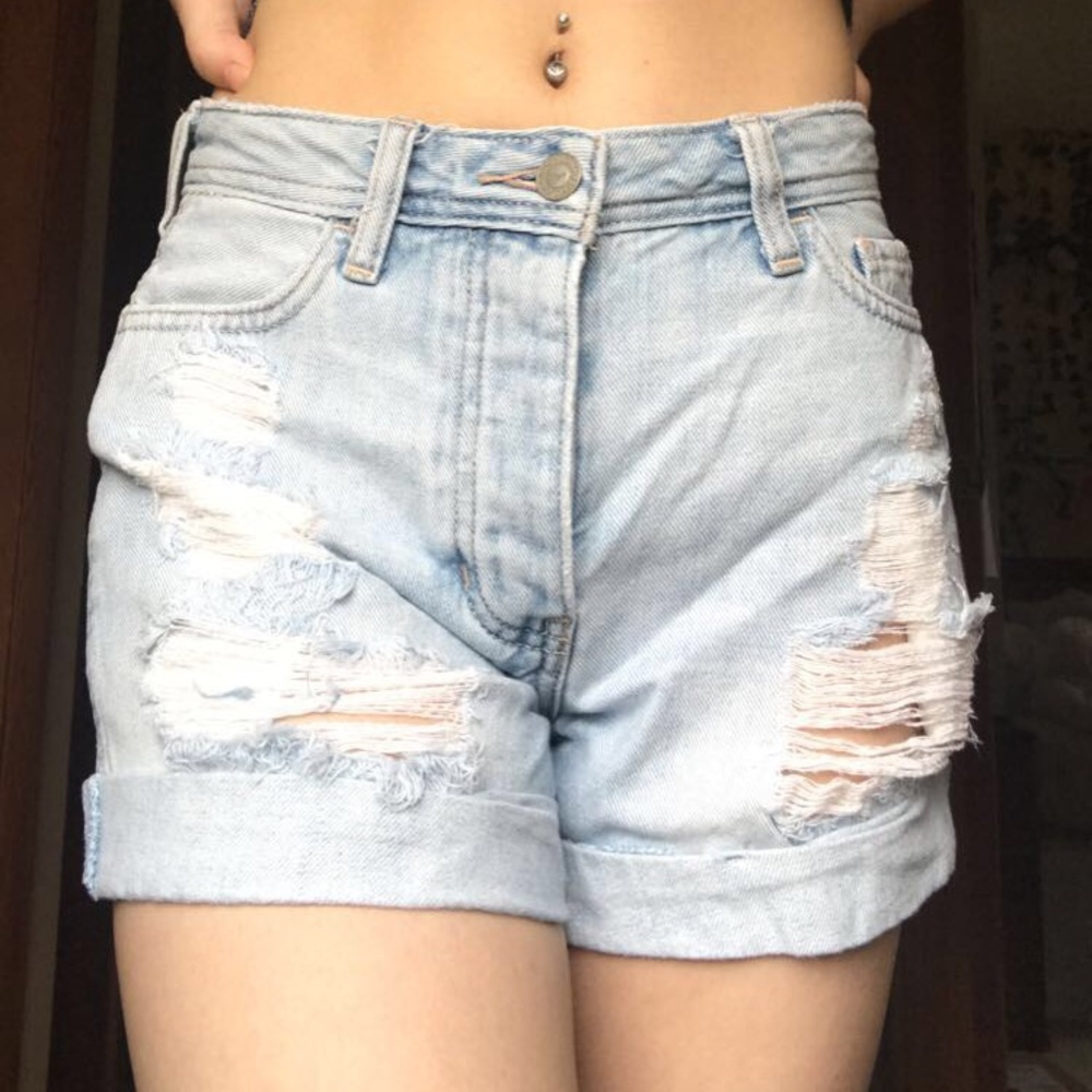 Hollister light wash “hi-rise boyfriend short”